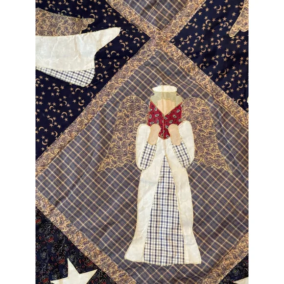 Vintage Quilted Angel Christmas Set – Tree Skirt, Quilt, 2 Runners & Stocking – - Picture 14 of 15